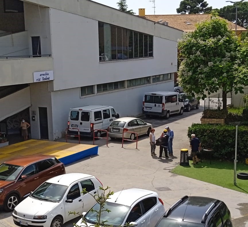 Furto nella parrocchia di Cristo Redentore, nel quartiere di Villa Teresa a Recanati.
