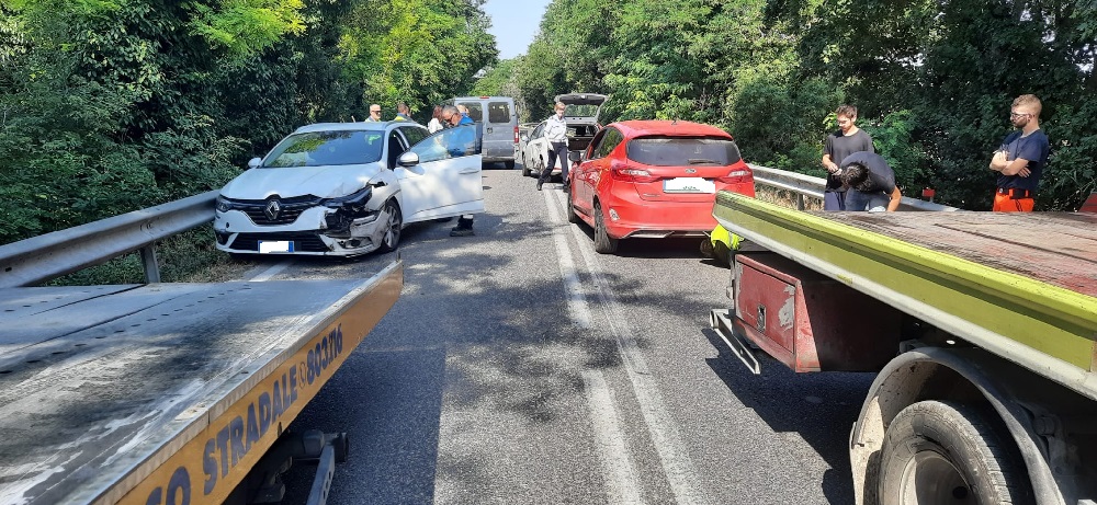 Recanati. Tamponamento coinvolge 4 veicoli. Un ferito al pronto soccorso.