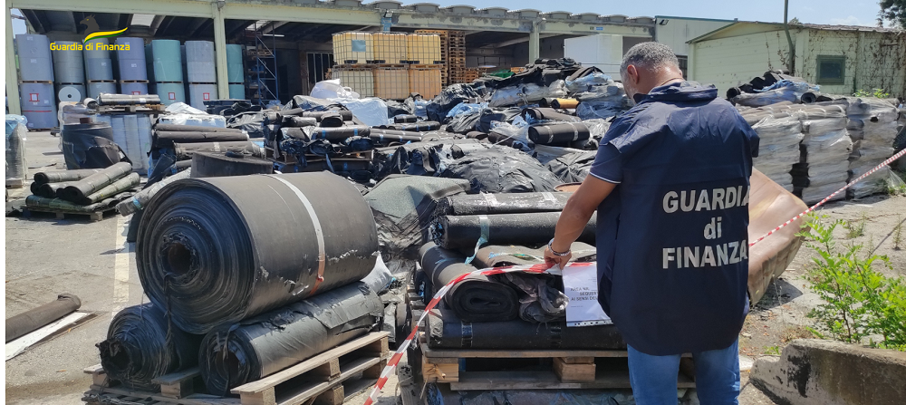 sequestrata un’area industriale di 2.170 metri quadrati e 750 tonnellate di rifiuti