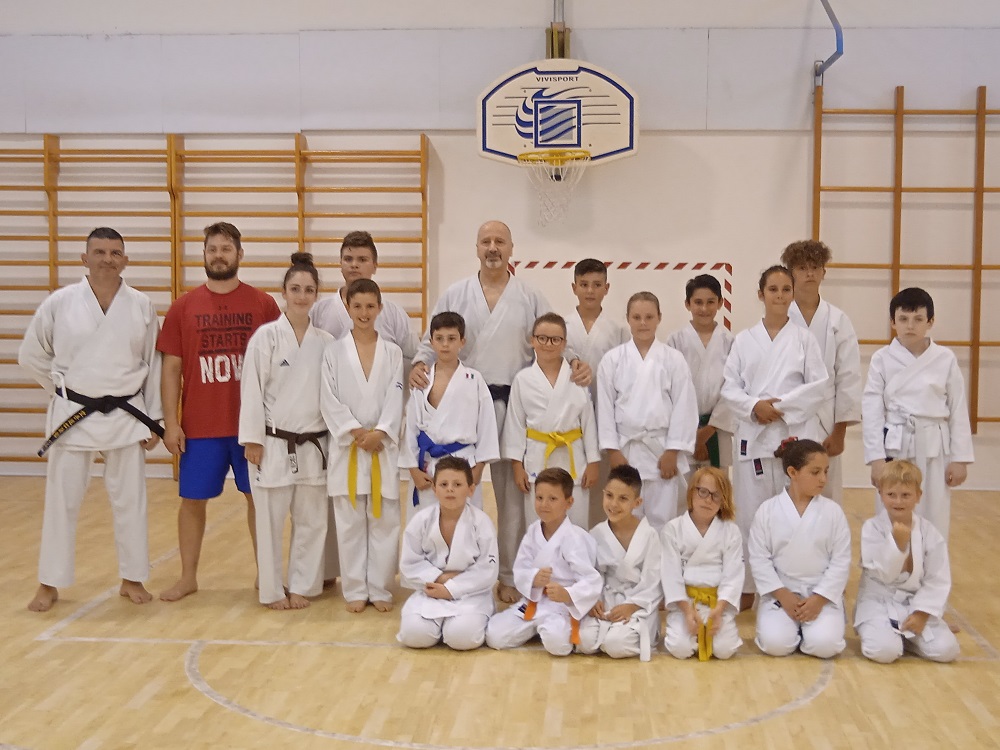 Recanati: le nuove cinture al Centro Studi Karate Marche con il M° Cristofanetti