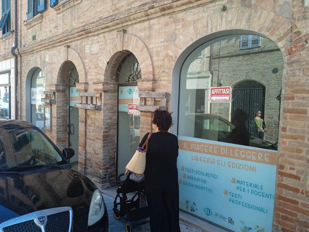 Recanati: trasferita la libreria “Eli” dal centro storico al Campus