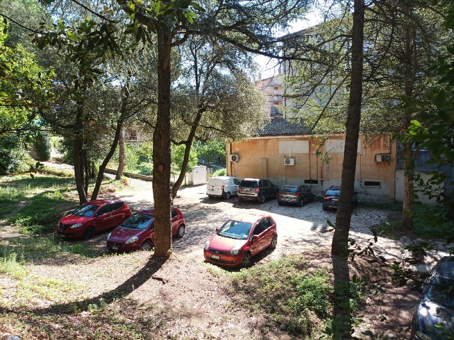 Recanati: e voilà, un bel parcheggio al Colle dell’infinito!