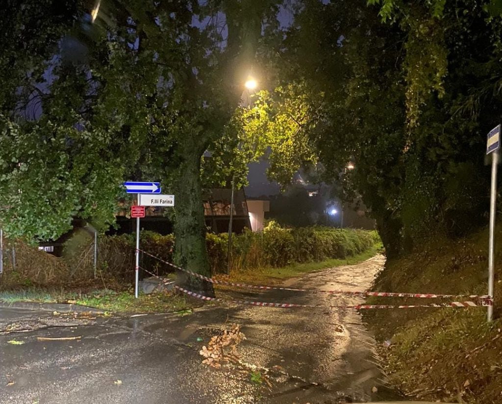 Recanati: chiusa via F.lli Farina per uno smottamento