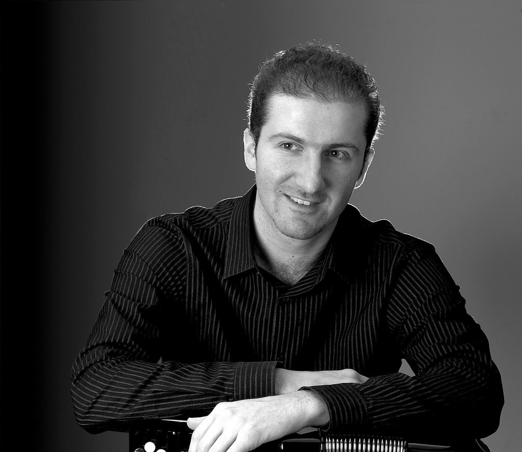 Christian Riganelli fisarmonica e il Quintetto Gigli aprono la stagione di Concerti a Recanati