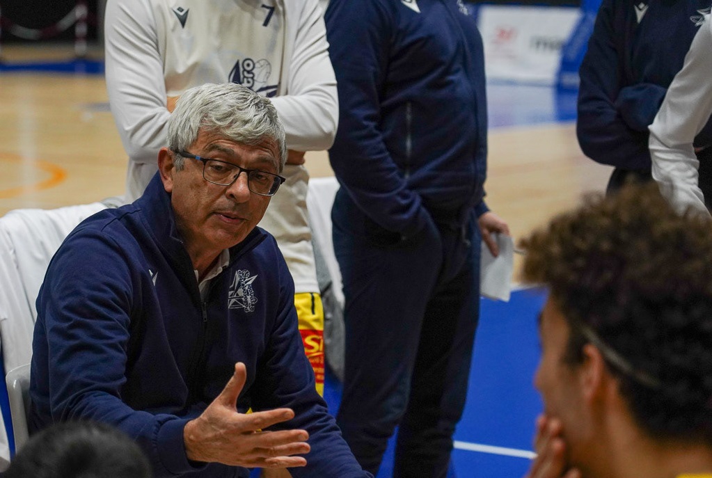 Pallacanestro Recanati. Coach Padovano: “Momento difficile, dobbiamo reagire già da sabato”
