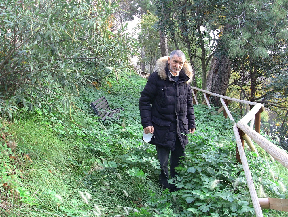 Recanati. Continua lo stato di degrado del giardinetto di via Matteotti