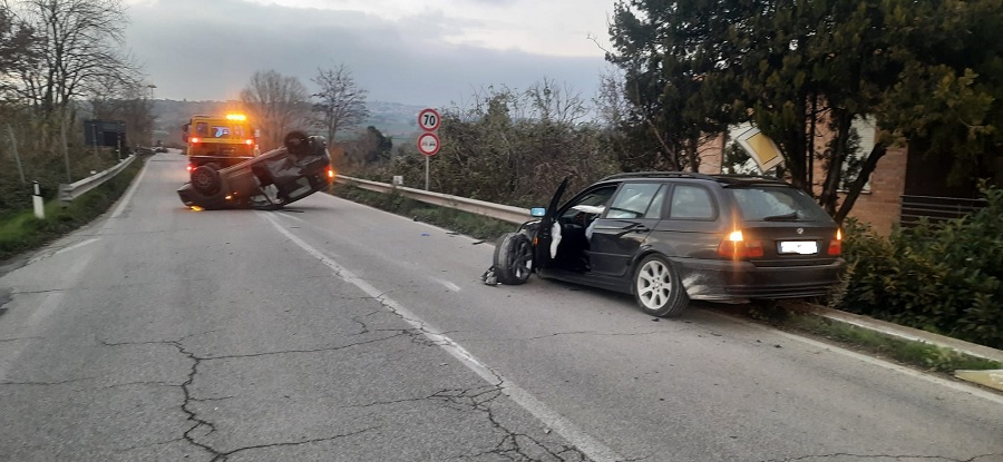 Brutto incidente a Recanati: coinvolte una Bmw e una Panda