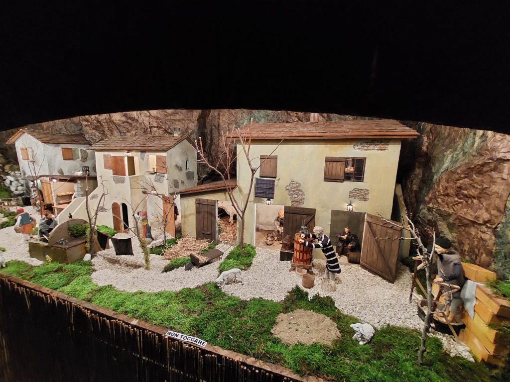Recanati: a Montefiore il presepe meccanizzato di Elia Menghini