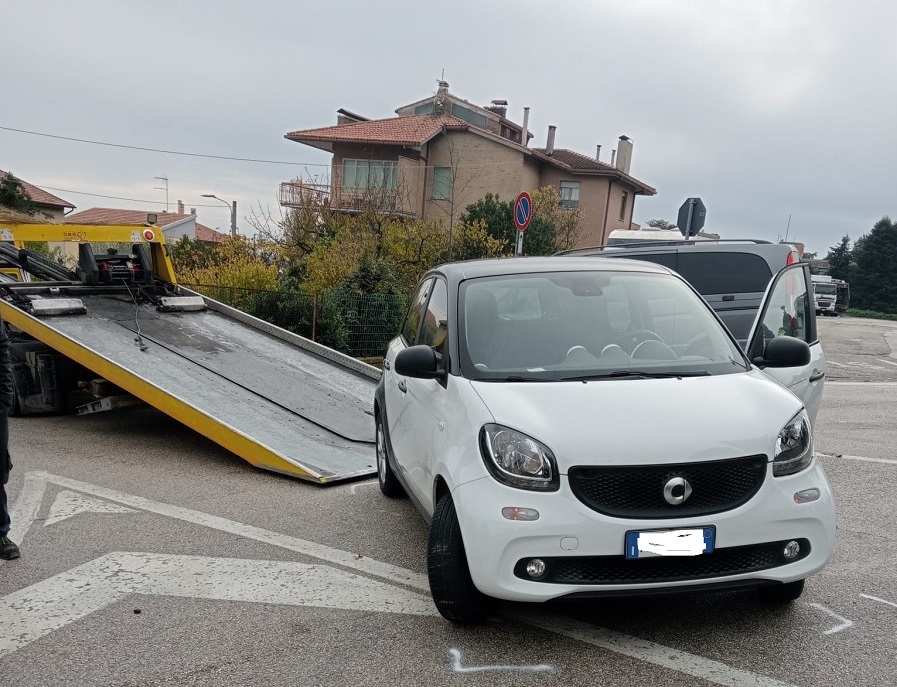 Recanati: investita da un’auto …. senza guidatore