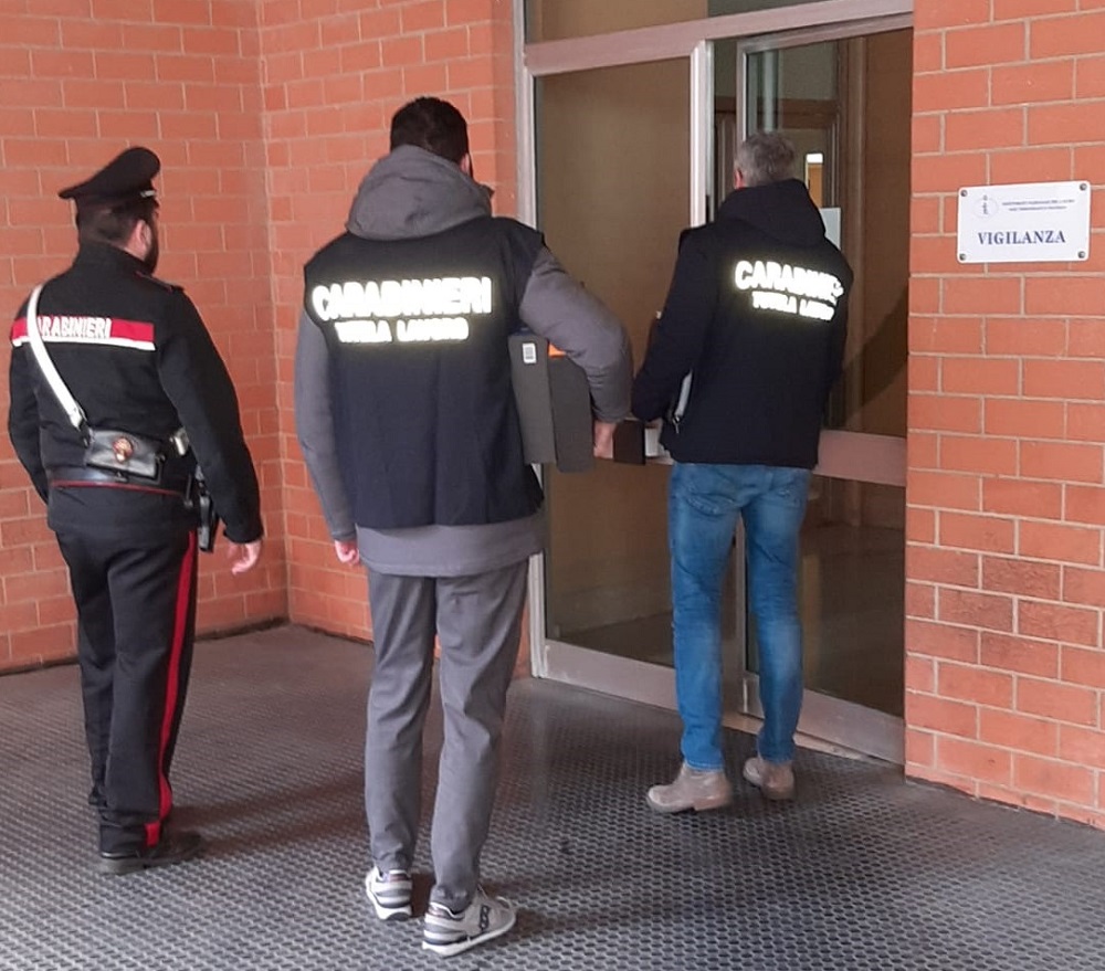 Macerata – commerciante 45enne denunciato per violazione normativa sicurezza ambienti di lavoro.