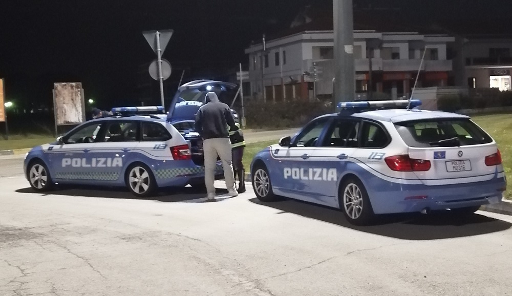 Controlli straordinari della Polizia a Civitanova Marche