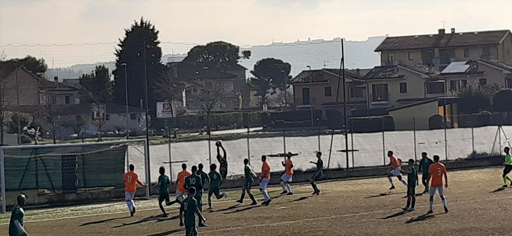 Loreto vince e lascia l’ultimo posto al Colle