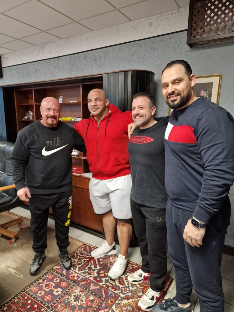Il due volte Mister Olympia Big Ramy all’azienda Panatta per testare le attrezzature e realizzare video tecnici