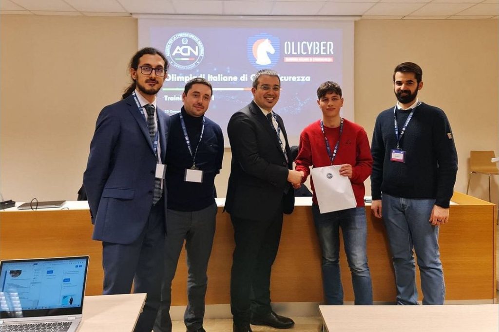 Studente del Liceo Leopardi Recanati selezionato alle Olimpiadi Italiane di Cybersicurezza