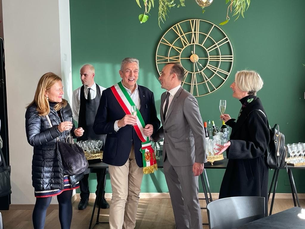 Recanati: taglio del nastro per il nuovo Albergo-Ristorante “La Ginestra”