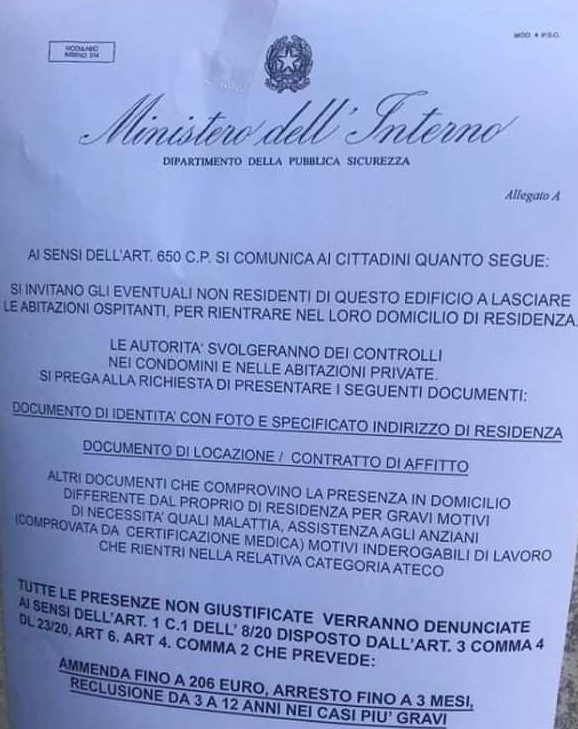 Falsi volantini invitano le persone a lasciare le case per finti controlli di polizia.