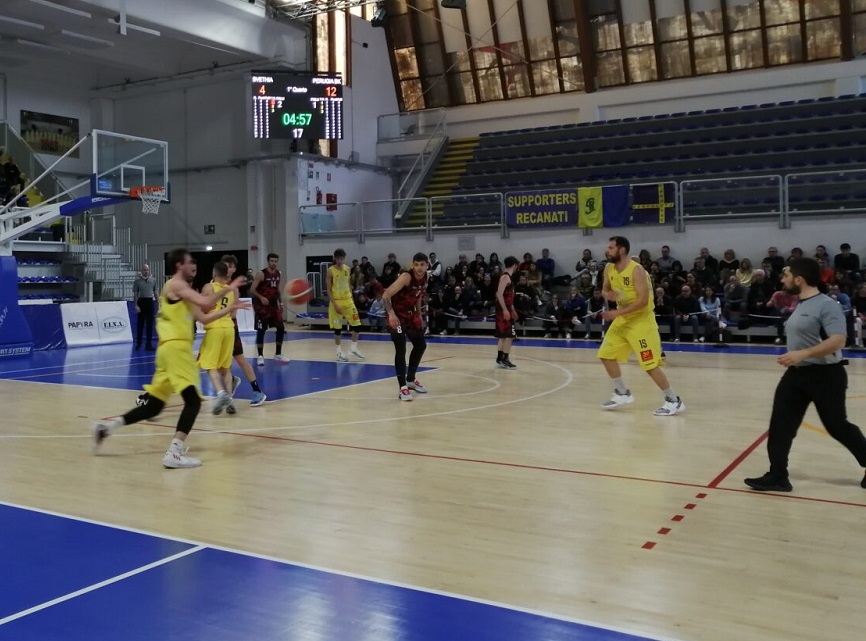 Pazza Svethia, prima domina poi rischia. Sesto posto più vicino.