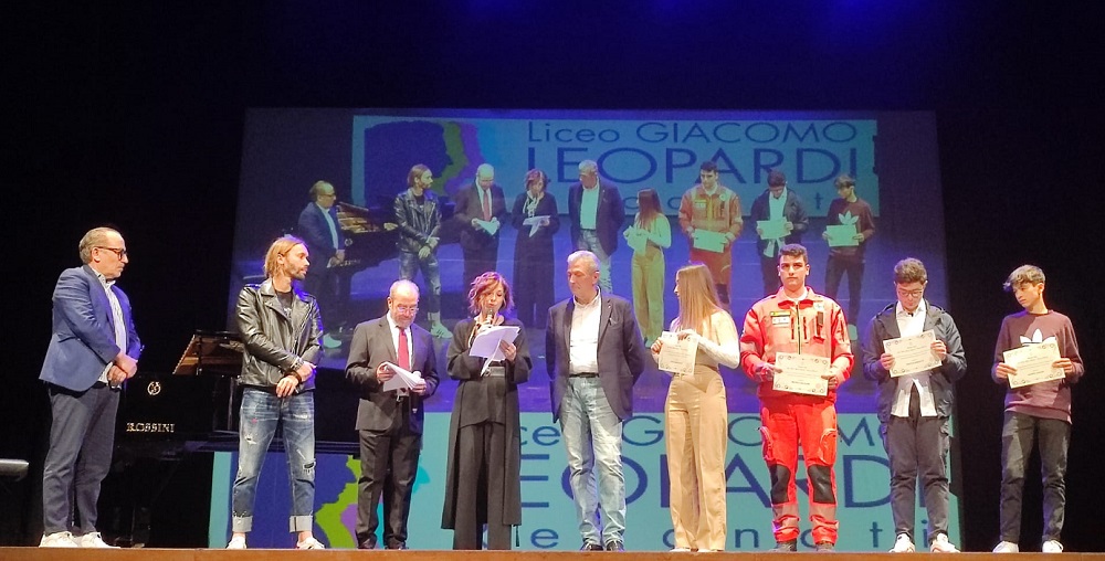 Premiato “il bello dei giovani” tra gli studenti del Liceo Leopardi di Recanati