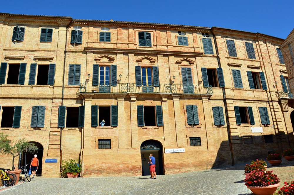 Un film di Rai1 su Giacomo Leopardi: la sua casa sarà ricostruita…. a Mantova