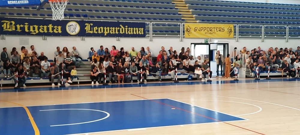 Recanati: costerà circa 100 mila euro mettere a norma i parapetti del Palas Cingolani-Pierini