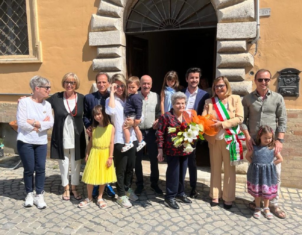 Montefano. I 100 anni di Peppa la sarta (Giuseppa Polverigiani)