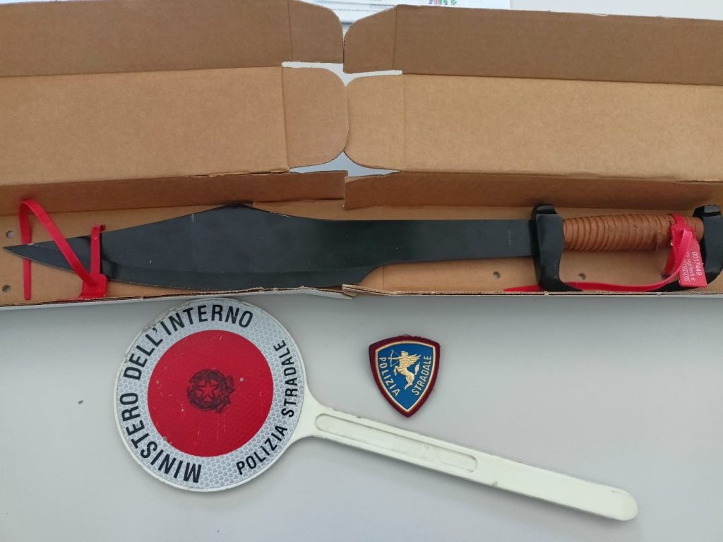 Civitanova: paura per due stranieri alterati e con un grosso coltello