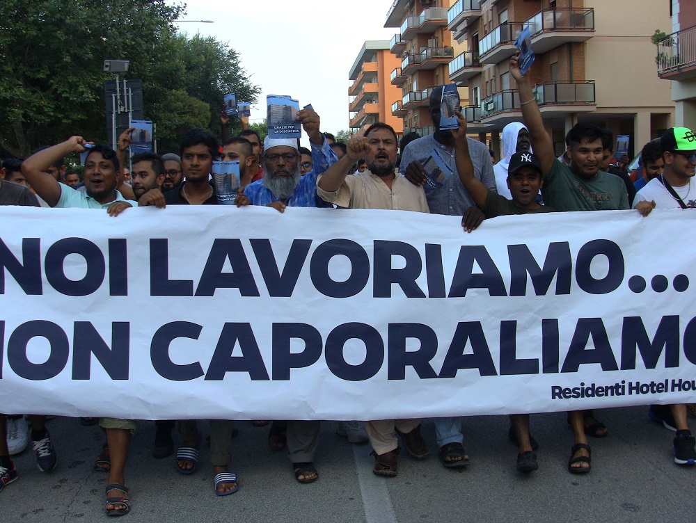 I residenti dell’Hotel House chiedono Luca Davide come amministratore del condominio