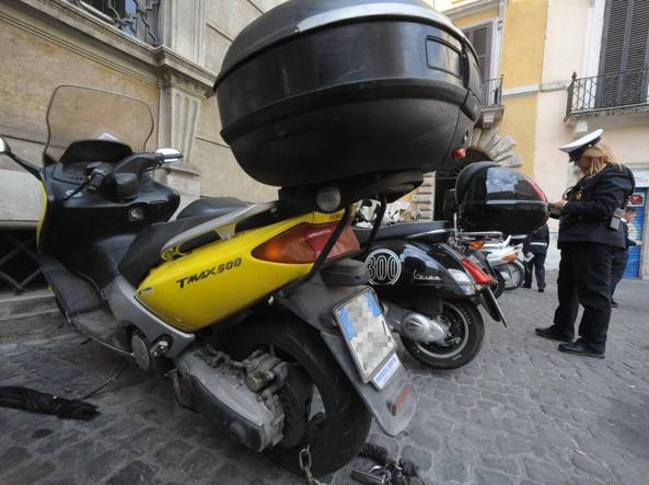 Montefano: scatta da oggi il divieto di transito da mezzanotte alle 4 per i ciclomotori e motocicli in Via Veragra