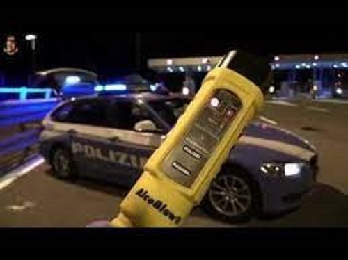 Ritirate 13 patenti per guida in stato di ebbrezza da parte della Polizia di Stato