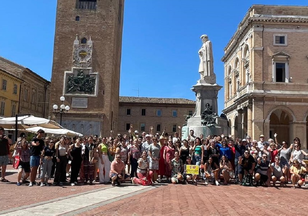 Recanati: ritrova le tracce del suo bisnonno una studentessa della scuola per stranieri