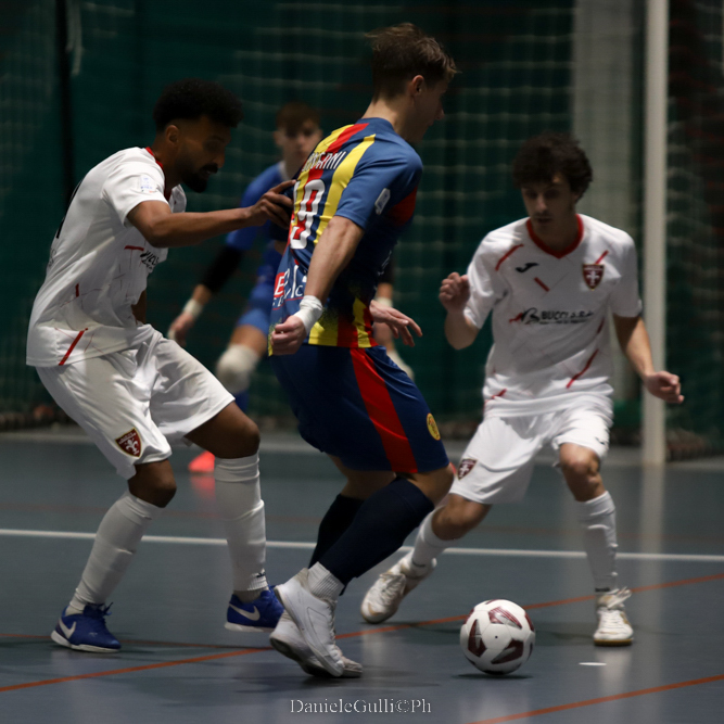 Recanati Calcio a 5: Nicola Cionfrini è ancora giallorosso!
