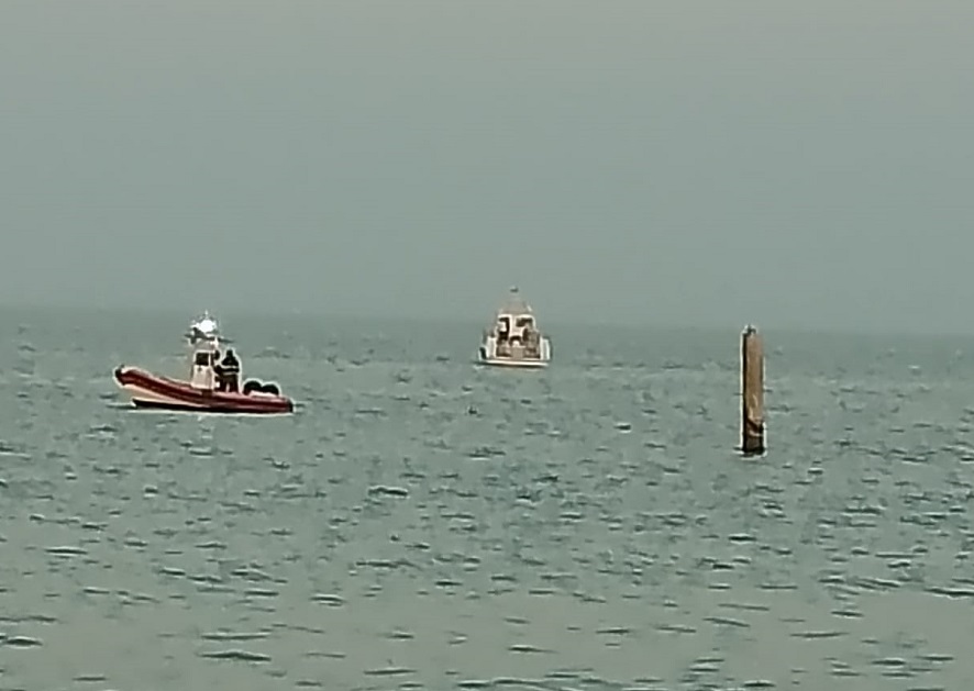 Porto Recanati: Guardia Costiera e Vigili del Fuoco in mare alla ricerca di due persone