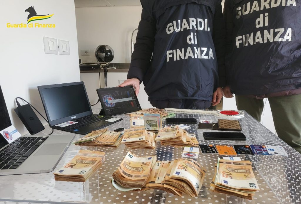 Scoperta maxi evasione nel settore commercializzazione moto fuoristrada.