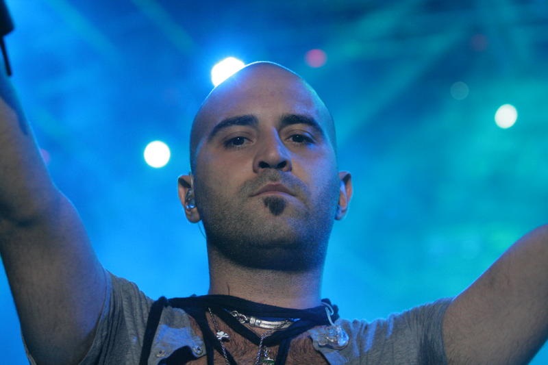L’Infinito recitato da Giuliano Sangiorgi dei Negramaro