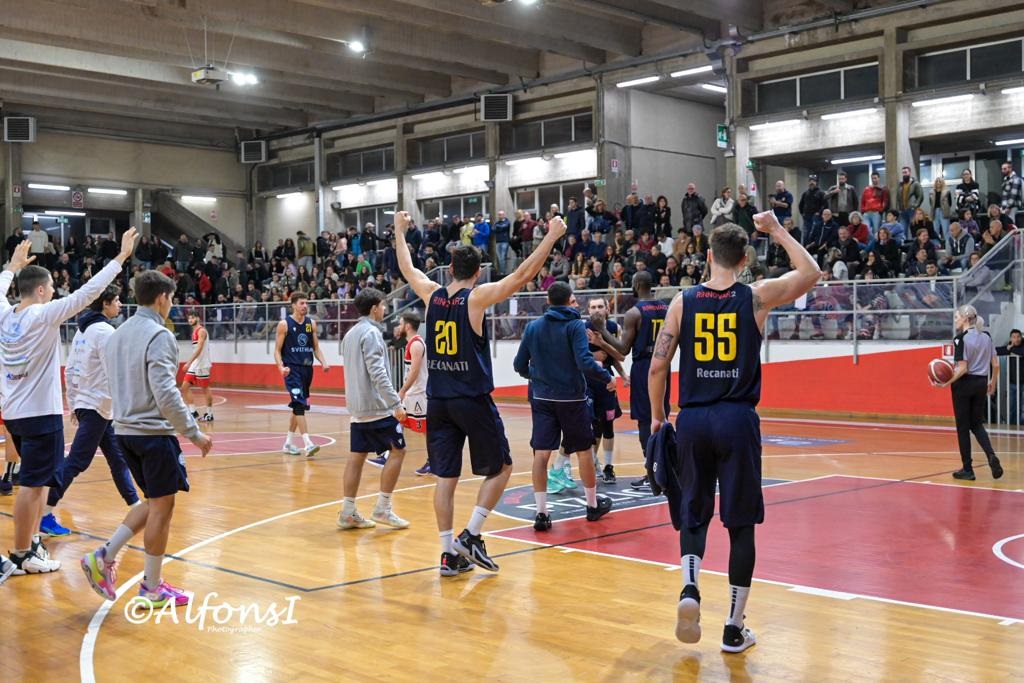 La Svethia suona la nona sinfonia, Gualdo senza scampo 55-68.