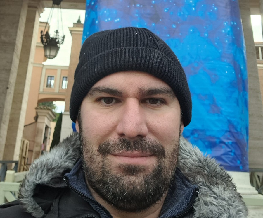 Il recanatese Leandro Messi in Vaticano con il suo presepe