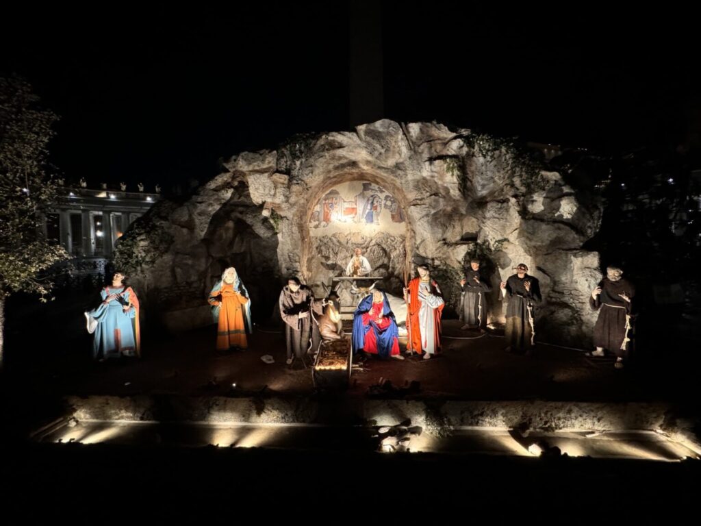 La luce iGuzzini illumina il Presepe di Piazza San Pietro