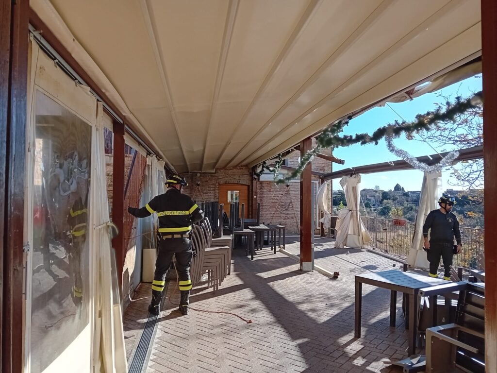 Recanati: divelta completamente la struttura esterna del ristorante “La Torre Antica”