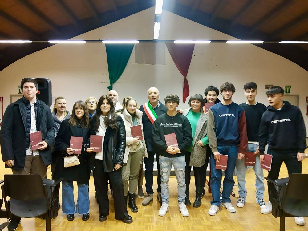 Consegnate copia della Costituzione Italiana ai neo diciottenni a Porto Recanati