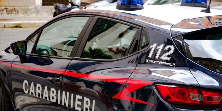 Carabinieri Tolentino: un arresto in flagranza per detenzione ai fini di spaccio di stupefacente del tipo cocaina.