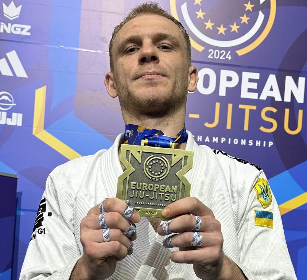 Kristian Kubekin, della Berserker Fitness di Recanati, sul podio al campionato europeo di JiuJitsu a Parigi
