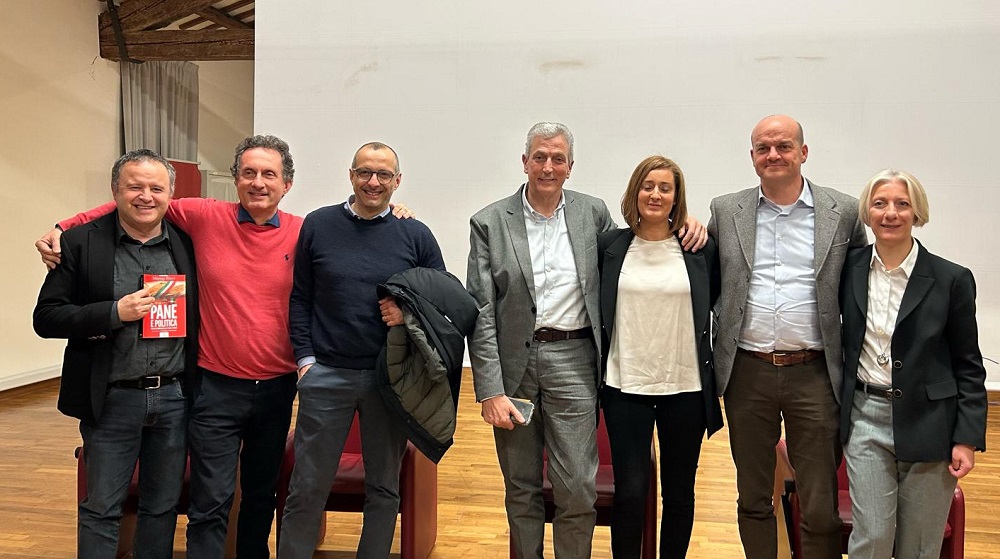 Recanati. Presentato il libro “Pane e Politica” di Matteo Ricci