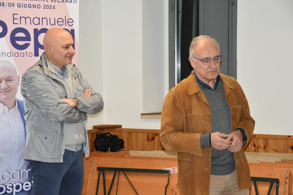 Stefano Clementoni a fianco di Emanuele Pepa e il centro destra di Recanati