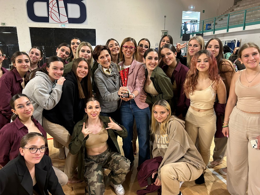 Le studentesse del Liceo G. Leopardi di Recanati sul podio nazionale delle Olimpiadi della Danza.