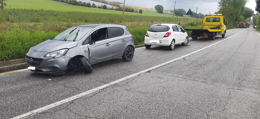 Incidenti davanti ai Fratelli Guzzini. Danni ai mezzi, nessun ferito grave