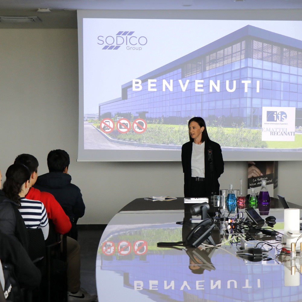 Gli studenti dell’Indirizzo Chimica dell’IIS “E.Mattei” di Recanati in visita all’azienda Sodico Health & Beauty di Mondolfo