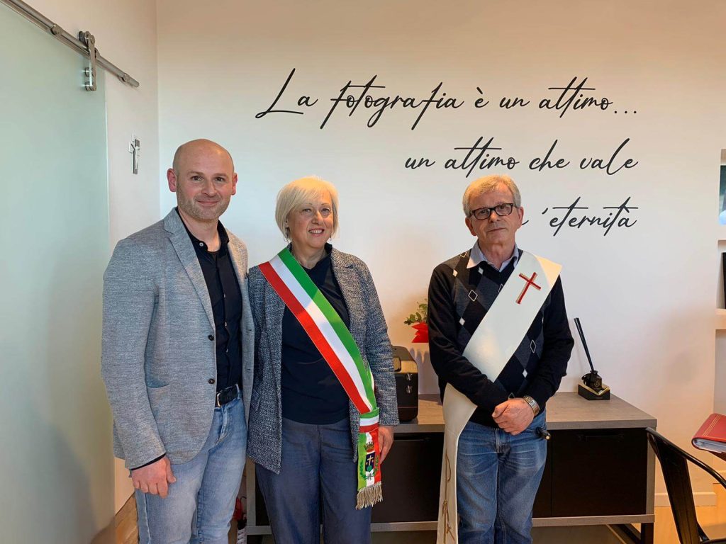 A Sambucheto l’inaugurazione dello studio fotografico di Luca Coppari