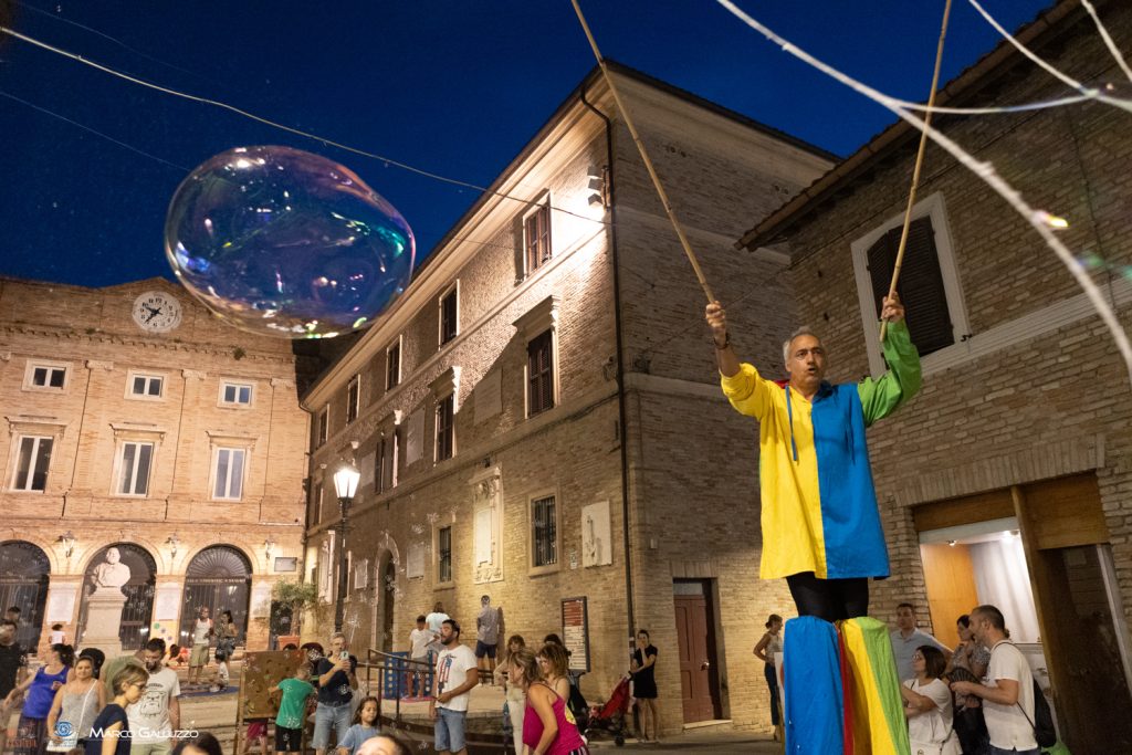 Magica Loreto sotto i riflettori di Art Festival. La maratona “performativa” continuerà a Porto Recanati l’11 luglio