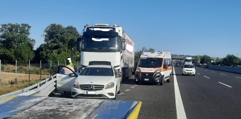 Donna a Torrette dopo incidente stradale avvenuto in A14