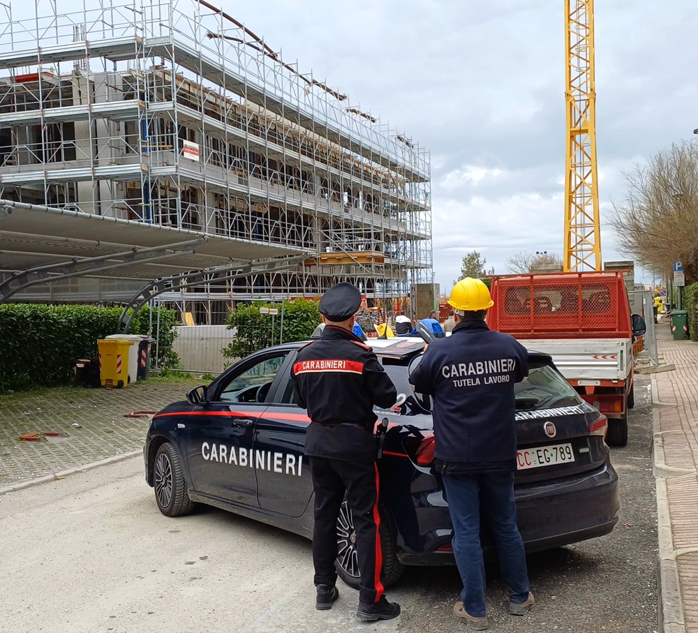 Controlli dei Carabinieri nel settore edile: 15 imprese edili irregolari; 6 attività sospese; 28 prescrizioni; sanzioni per 160.000 euro